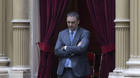 Imputan al jefe de Gabinete de Milei por presunto enriquecimiento ilícito