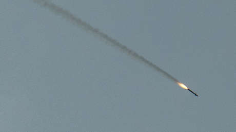 Israel golpea instalaciones iraníes a más de 1.600 kilómetros de su territorio