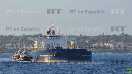 VIDEO: El petrolero ruso con ayuda humanitaria se encuentra en un puerto cubano