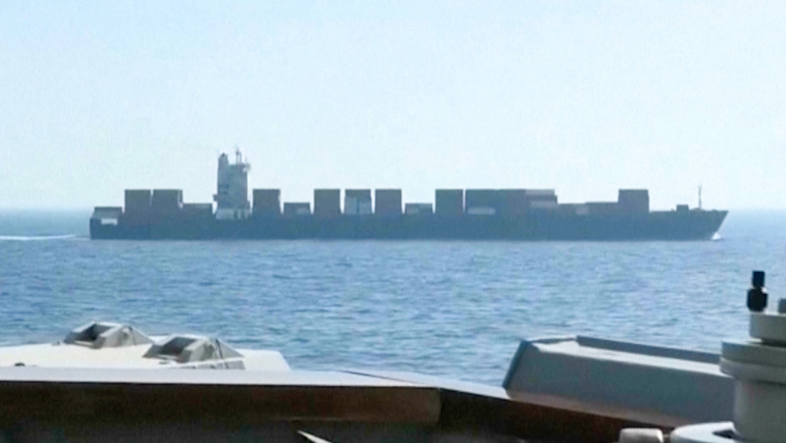 Irán tacha de "agresión" el ataque a su buque por EE.UU. y promete respuesta a "nuevas aventuras"