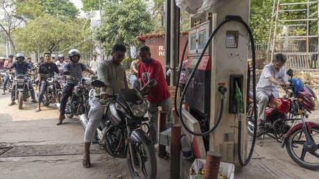 Estalla la violencia en países asiáticos ante el pánico por la escasez de combustible