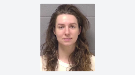 Mata de un disparo en la cabeza al padre de sus hijos durante un masaje