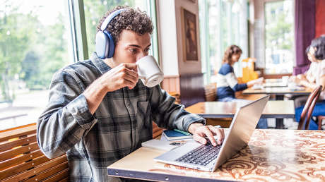 La IA elimina 16.000 empleos al mes en EE.UU. y esta generación es la más vulnerable