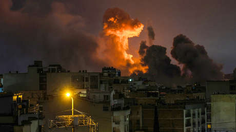 "La eliminación de la civilización iraní": La pregunta que incomoda a Leavitt