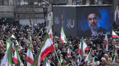 El líder supremo de Irán dirige un mensaje a los países del Golfo