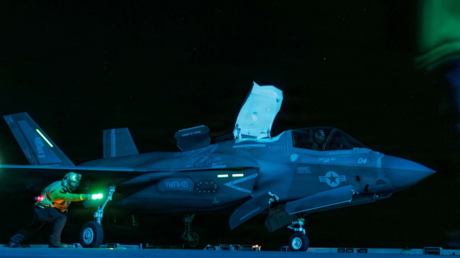 FOTOS: EE.UU. comparte imágenes de las "operaciones nocturnas" del USS Tripoli en Medio Oriente