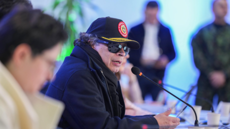 "Pendejos no somos, quita los aranceles y hablamos": Petro le echa leña a su pelea con Noboa