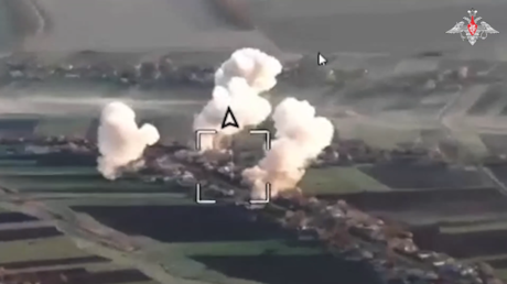 VIDEO: 'Sol abrasador' ruso hace añicos una fortificación enemiga