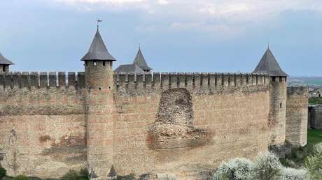 VIDEO: Se derrumba parte de una fortaleza histórica