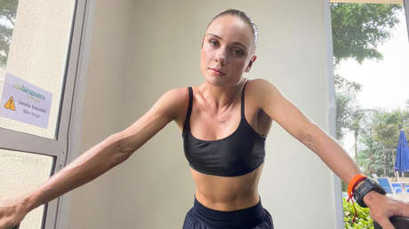 Una popular 'influencer' se ahoga en una prueba de resistencia de nado