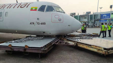 VIDEO: Un avión con los frenos averiados colisiona en un aeropuerto de Myanmar