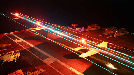 El Pentágono saca músculo desde el portaviones Gerald R. Ford mientras continúa la tregua con Irán (FOTOS)