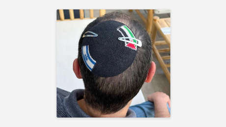 Policía israelí detiene a un judío y destruye su kipá por lucir bandera palestina (FOTO)