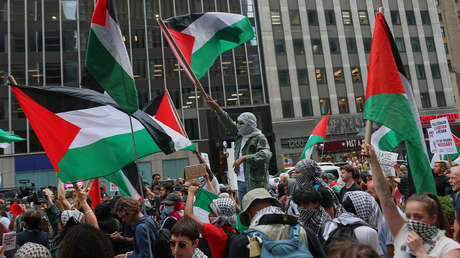 EE.UU. puede negar la 'green card' a solicitantes por expresar opiniones políticas