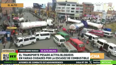 Transportistas bolivianos activan bloqueos en varias ciudades por escasez de combustible