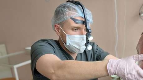 Joven se fractura la laringe por contener un estornudo