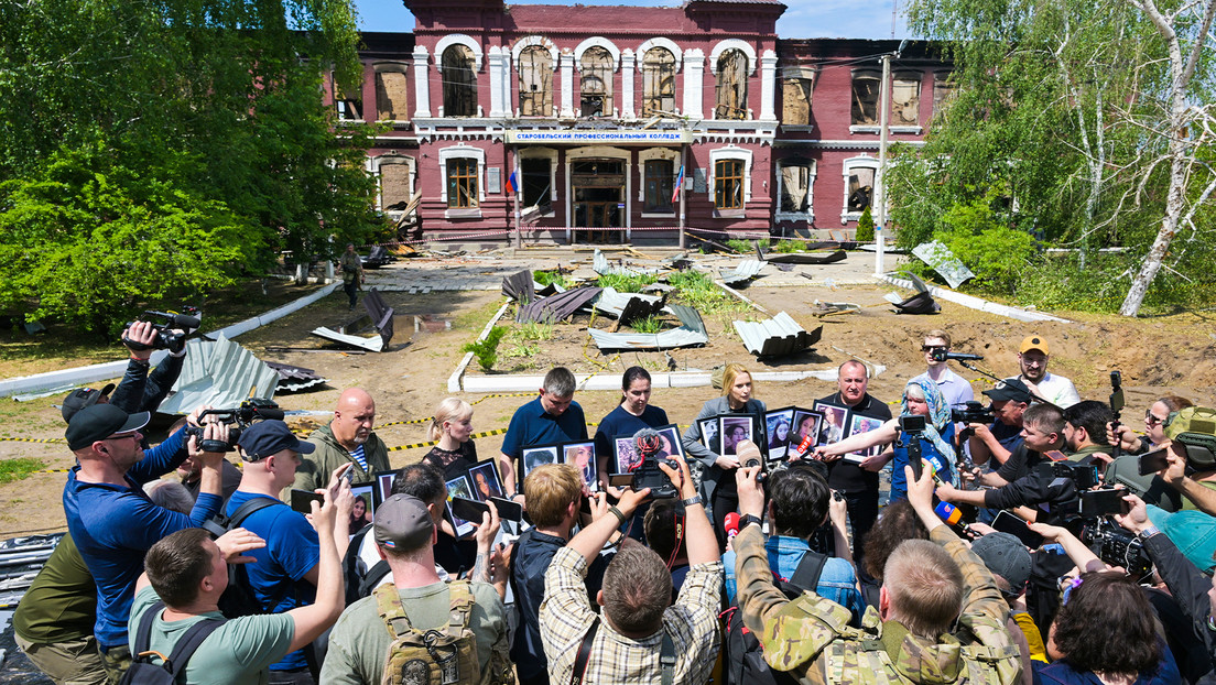 VIDEO: Periodistas extranjeros visitan el lugar del mortífero atentado de Kiev