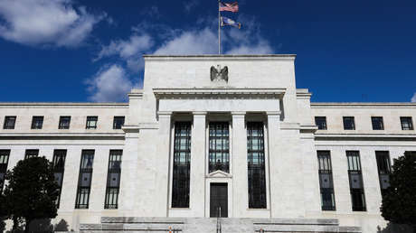 Fitch: La deuda creciente y el conflicto con Irán elevan los riesgos para la economía de EE.UU.