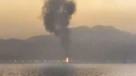 Dron iraní impacta en instalaciones petroleras y provoca incendio en Emiratos Árabes Unidos