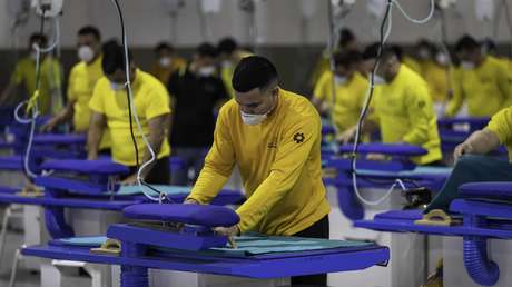 VIDEO: Bukele dice que los presos fabrican mobiliario para las escuelas de El Salvador