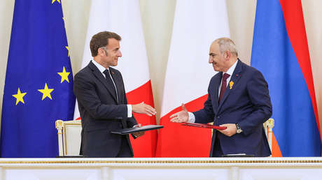 País exsoviético firma acuerdos de cooperación en defensa y tecnologías con Francia
