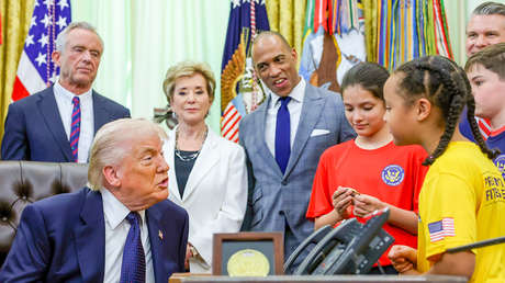 Trump insta ante un grupo de niños a no permitir que Irán tenga armas nucleares (VIDEO)