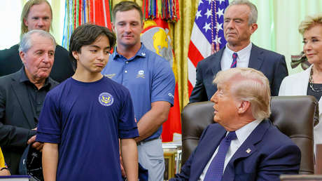 VIDEO: Trump sermonea a un niño que quiere dedicarse al 'powerlifting' sobre competir contra mujeres