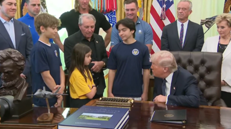 "El fútbol podría ser mejor": el insólito consejo de Trump a una niña (VIDEO)