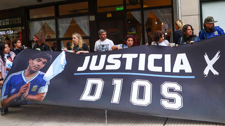 Dos médicos declaran que la última cirugía a Maradona fue "innecesaria"