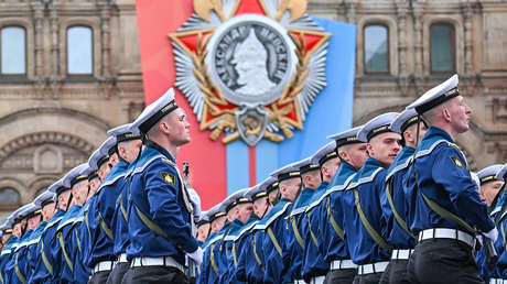 VIDEO: Gran desfile militar por el Día de la Victoria en la Plaza Roja