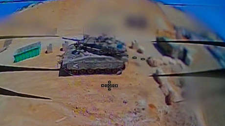 Azote aéreo: dron de Hezbolá ataca sin piedad un tanque 'insignia' israelí (VIDEO)