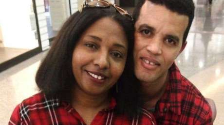 Condenan a un hombre que apuñaló 49 veces a su esposa y le arrancó la garganta a mordiscos