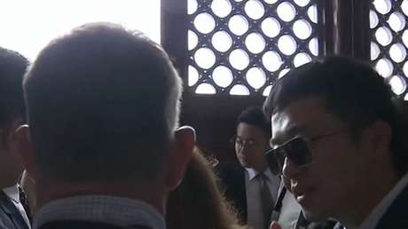 VIDEO: Acalorada discusión entre periodistas de EE.UU. y guardias chinos durante la visita de Trump