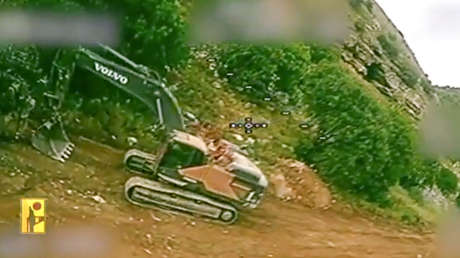VIDEO: La reacción de un dron de Hezbolá al identificar una excavadora del Ejército israelí