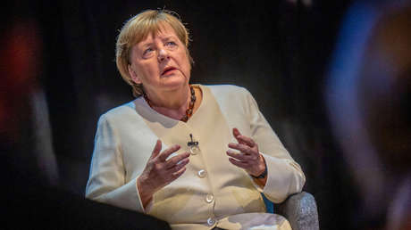 Merkel comenta su posible papel como mediadora entre la UE y Rusia