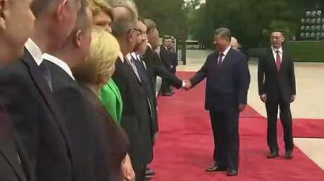 VIDEO: Xi saluda a la delegación rusa