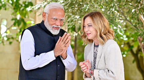 VIDEO: Meloni presume de un regalo "muy, muy bueno" de Modi