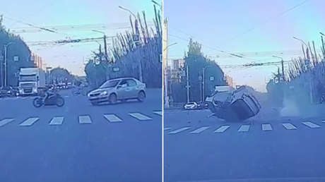 Terrible colisión: Motociclista impacta contra un automóvil en Rusia