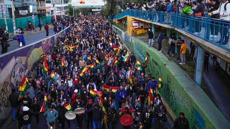 Marchan en la capital de Bolivia para exigir la renuncia del presidente Paz