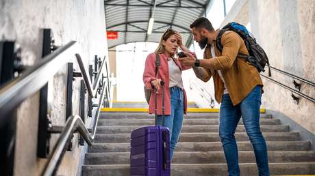 Pareja muere atropellada por un tren poco después de una discusión