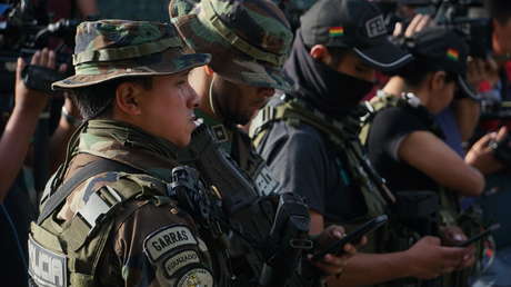 Bolivia denuncia que "grupos irregulares ostentan armamento bélico de alto calibre" en el país