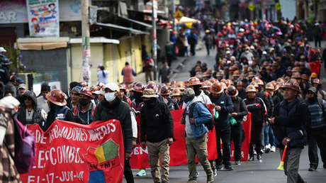 Cuarta semana de bloqueos y protestas en Bolivia en medio de pedidos de renuncia al presidente