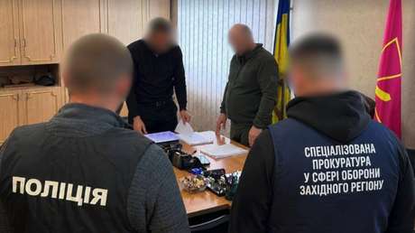 Ucrania 'moviliza' a muertos y condenados
