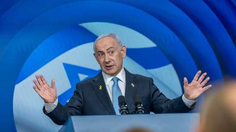 Netanyahu nombra un país que siente un "amor absolutamente loco" por Israel