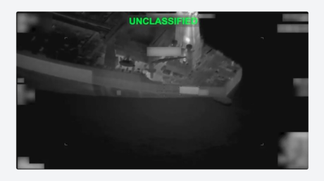 Momento exacto del ataque de EE.UU. contra un tanquero en el golfo Pérsico