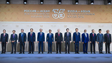 Histórica FOTO de familia en el 35.º aniversario de las relaciones Rusia-ASEAN