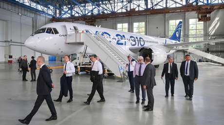 Putin: "Rusia se vio obligada a reemplazar por completo los aviones importados y lo hizo con éxito"