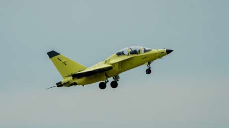 El modernizado avión ruso Yak-130M completa con éxito su vuelo inaugural (FOTOS, VIDEO)