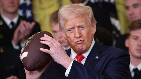Trump revela con qué fin podría invitar a Obama y Biden a la Casa Blanca