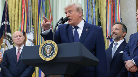 Trump critica el concepto de la tarjeta roja, tras intervenir a favor de Balogun